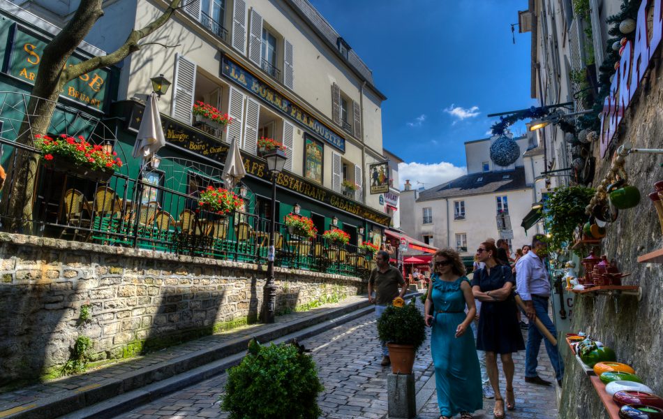 A Walk Through Montmartre 06 - Doug Arnold