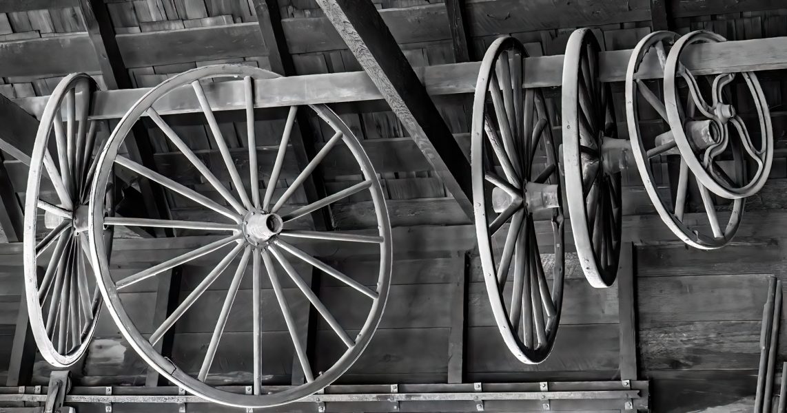 Antique Wagon Wheels in Coloma - Gert Van-Ommering